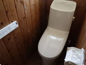 トイレ交換工事、完了になります。