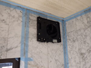 コーキング充填前になります。