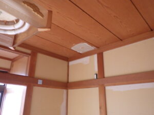 1階のパテ処理【1回目】完了になります。