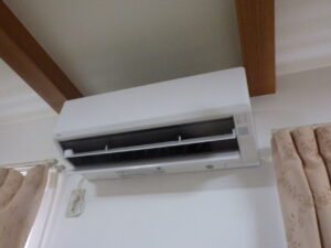 最後に試運転を行い、しっかりと機能しているかの確認を行い、エアコン移設作業終了になります。