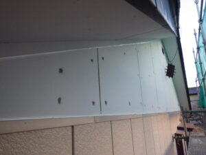 パテ処理・コーキング充填完了になります。