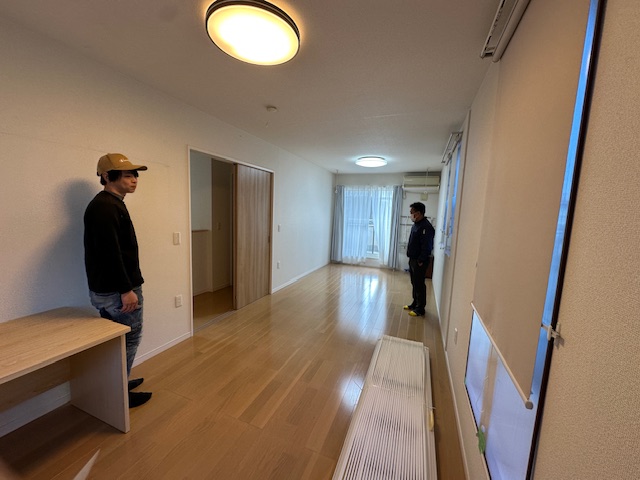 手前側洋室の完工後