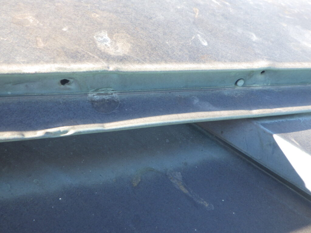 板金：棟板金の浮き・バタつき