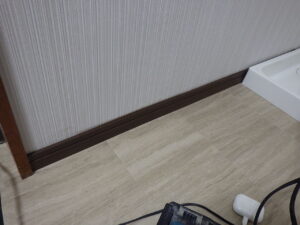 巾木の取り付け完了になります。