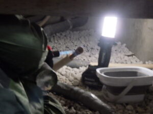 ろう付けを行い、給湯管と接続していきます。