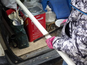 指定の寸法でカットをしている様子になります。