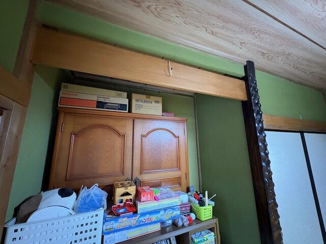 クローゼット内部改修前の床の間の様子