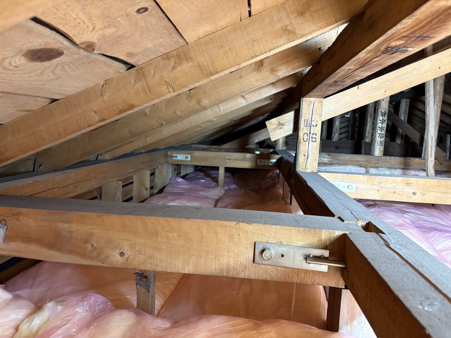 天井断熱工事完了後の別角度