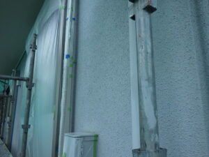 １階部分の養生は完了になります。 明日は、２階部分の養生を進めて行きます。