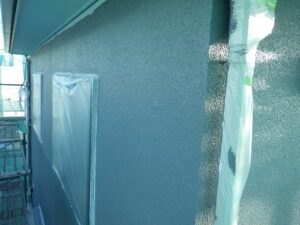 ２階部分の上塗り塗装完了になります。