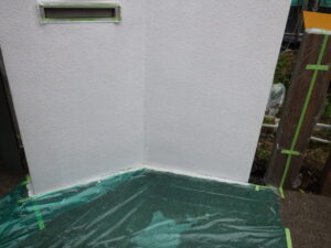 下塗り塗装完了になります。