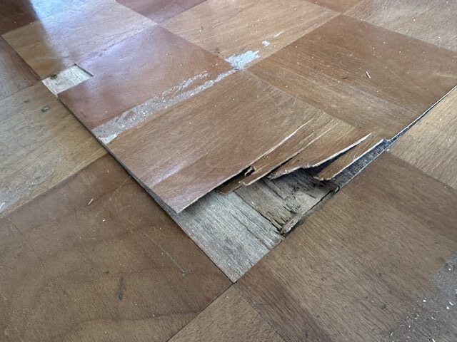 床板の劣化箇所