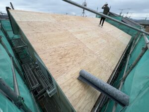 野地板の取り付け完了になります。