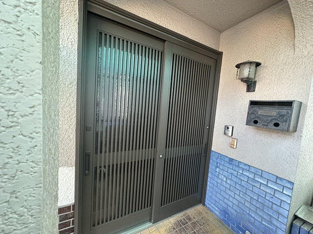 交換後の玄関引き戸