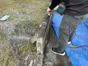 ブロックの解体を進めて行きます。