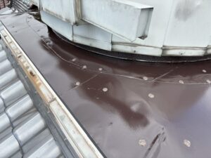 コーキング充填完了になります。