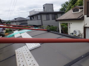 下塗り錆止め塗装完了になります。