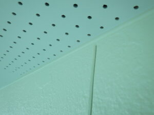 外壁と軒天の取り合い塗装【中塗り・上塗り】完了になります。