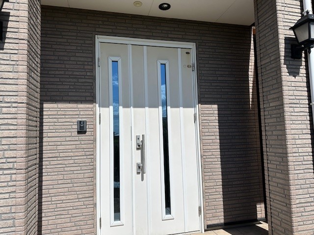 宇都宮市 玄関ドアカバー工法施工前