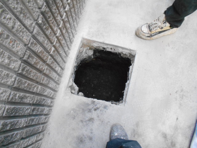 宇都宮市竹林町 サイクルポート 柱基礎穴掘削