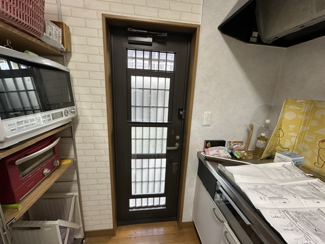 宇都宮市竹林町 勝手口ウチリモ取付工事 施工前