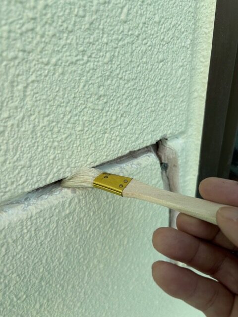 さくら市北草川 外壁ひび割れ プライマー処理