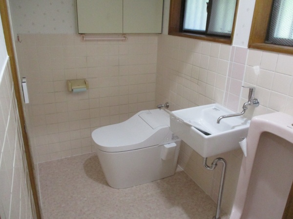 矢板市 トイレリフォーム クロス タイル クッションフロア施工後