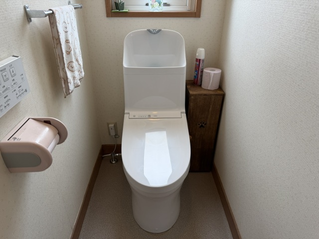 宇都宮市中岡本町 TOTO 一体型便器 ZR 手洗い付き 施工後