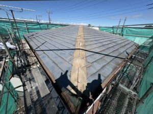 棟板金・下地の解体が完了になります。